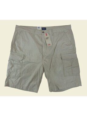 Levis Mens Carrier Cargo Shorts Khaki Size 42 NWT